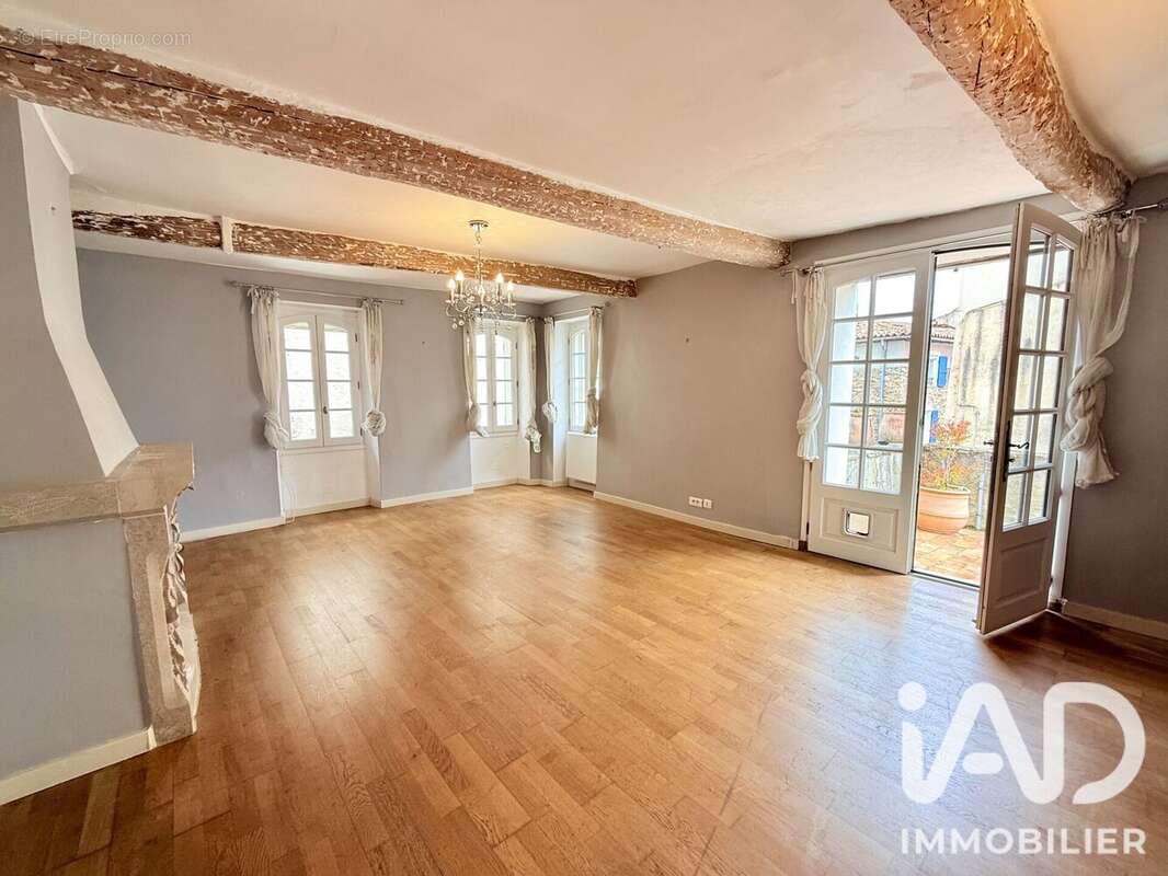 Maison 190 m² à La Garde-Freinet  - photo 3