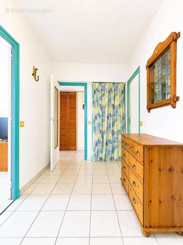 Appartement 72 m² à Bron  - photo 3