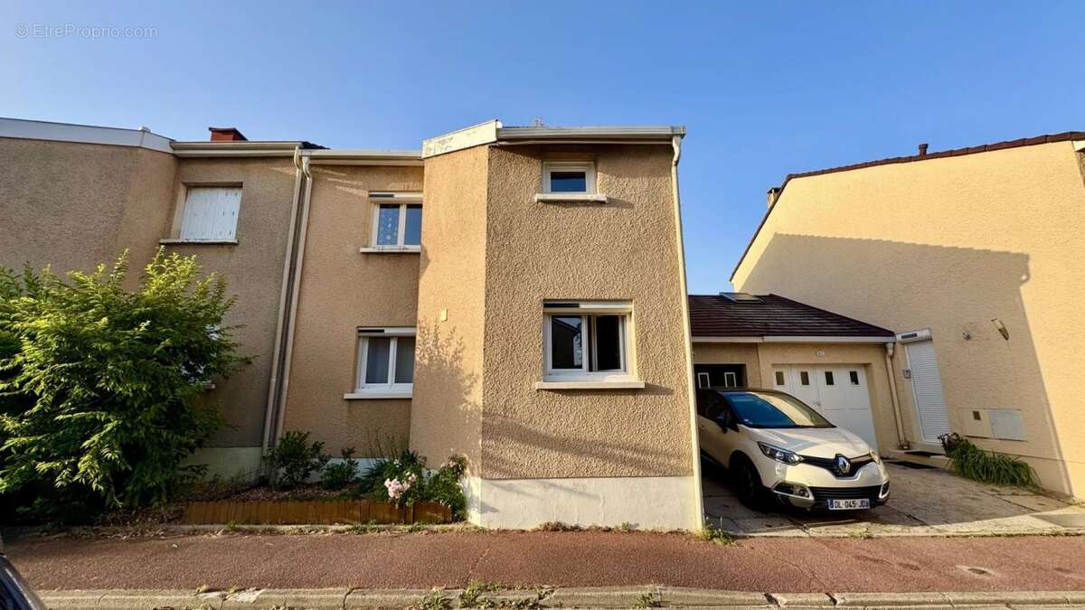 Maison 103 m² à Montigny-Le-Bretonneux  - photo 17