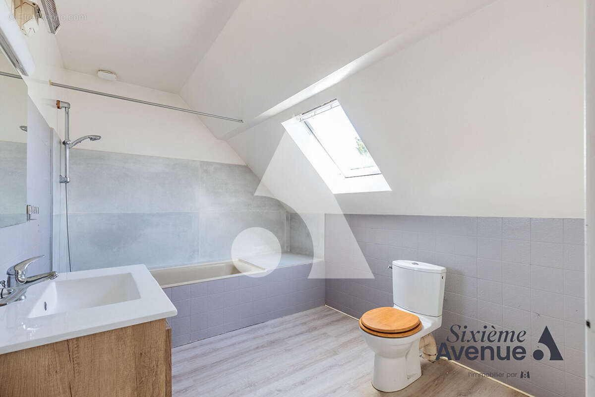 Maison à SAINT-GERMAIN-LES-ARPAJON