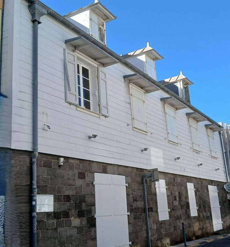 Bâtiment de Rapport locatif CENTRE DE ST DENIS - photo 2