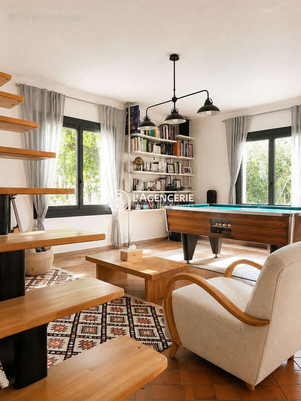 Maison 280 m² à Gujan-Mestras  - photo 2
