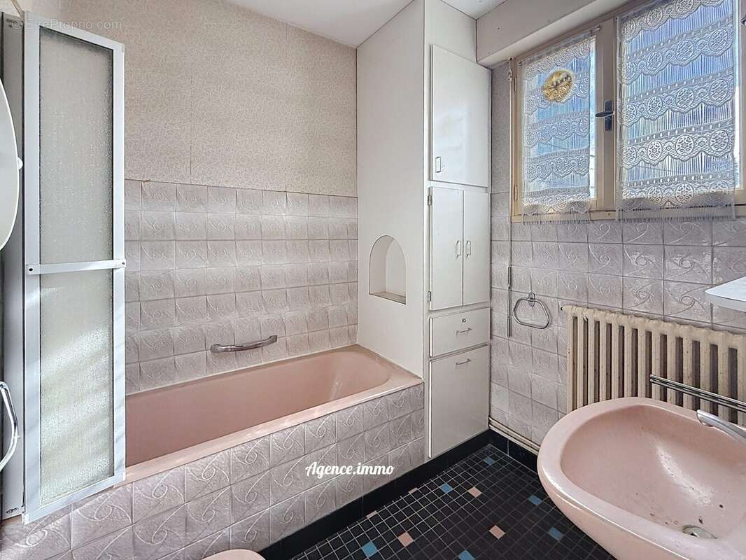 Maison à NAZELLES-NEGRON