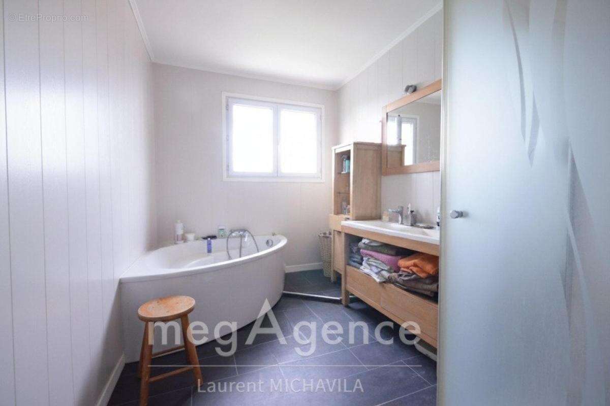 Maison à LIGNAN-SUR-ORB