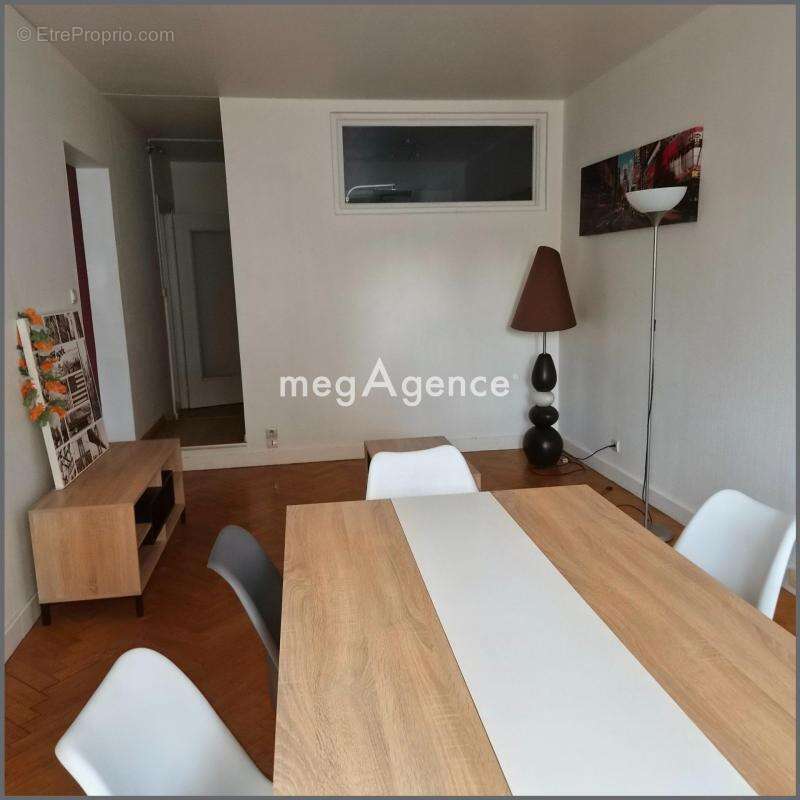 Écully – T1 bis rénové et meublé au cœur d'une résidence de standing avec piscine et tennis - photo 3