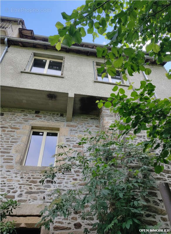 Maison 210 m² à Uzerche  - photo 8