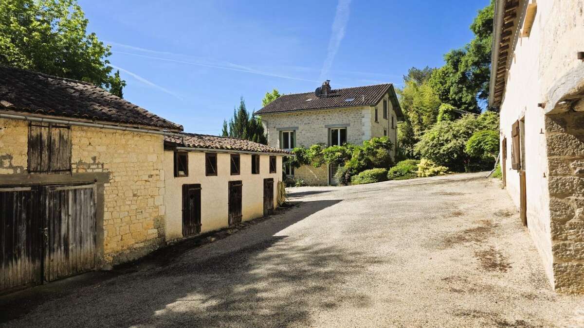 Maison à LAPENCHE