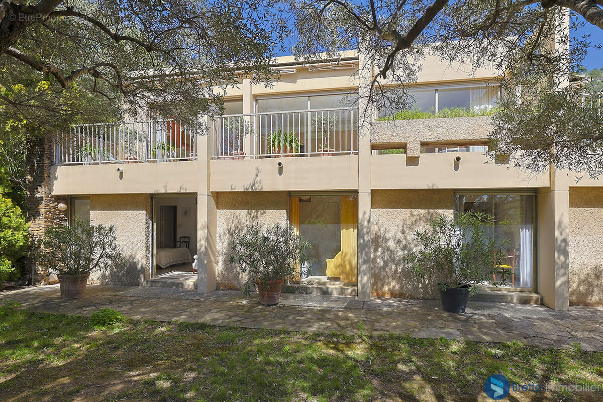 Toulon faron - maison d'architecte t8 sur terraun de 1530m2 arbore - photo 2