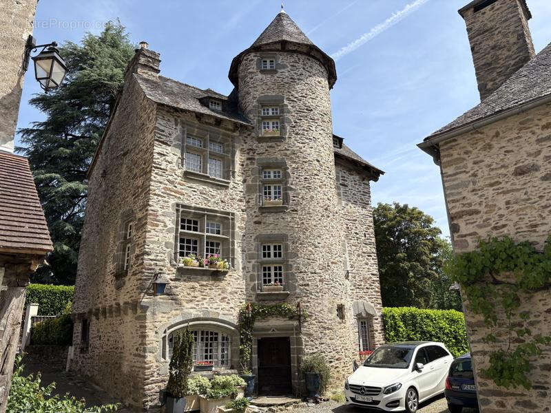 Maison à SEGUR-LE-CHATEAU