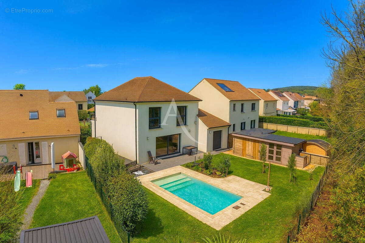 Maison à MAGNY-LE-HONGRE