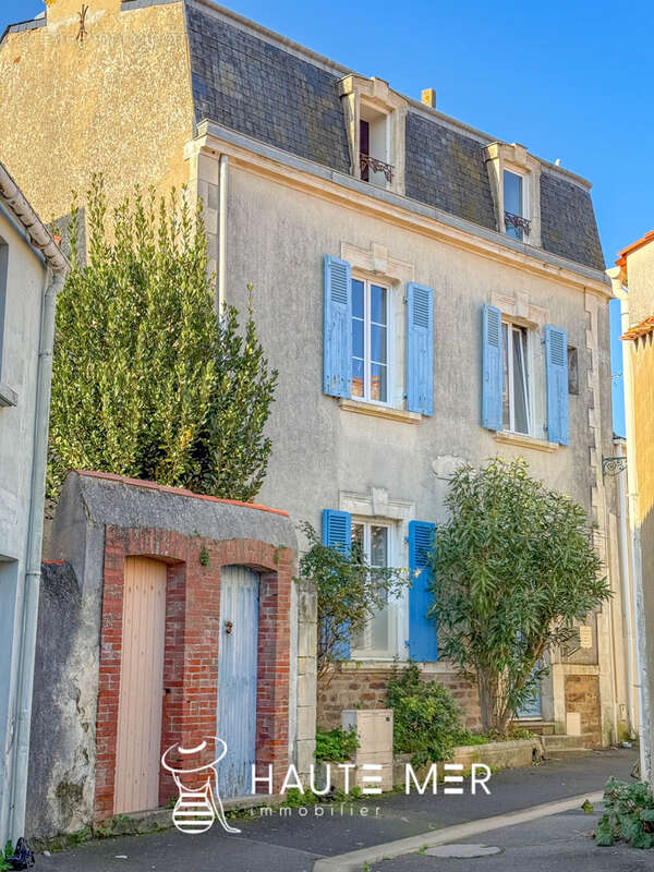 REINE - Villa sablaise avec garage à 250 mètres de la grande plage - photo 7