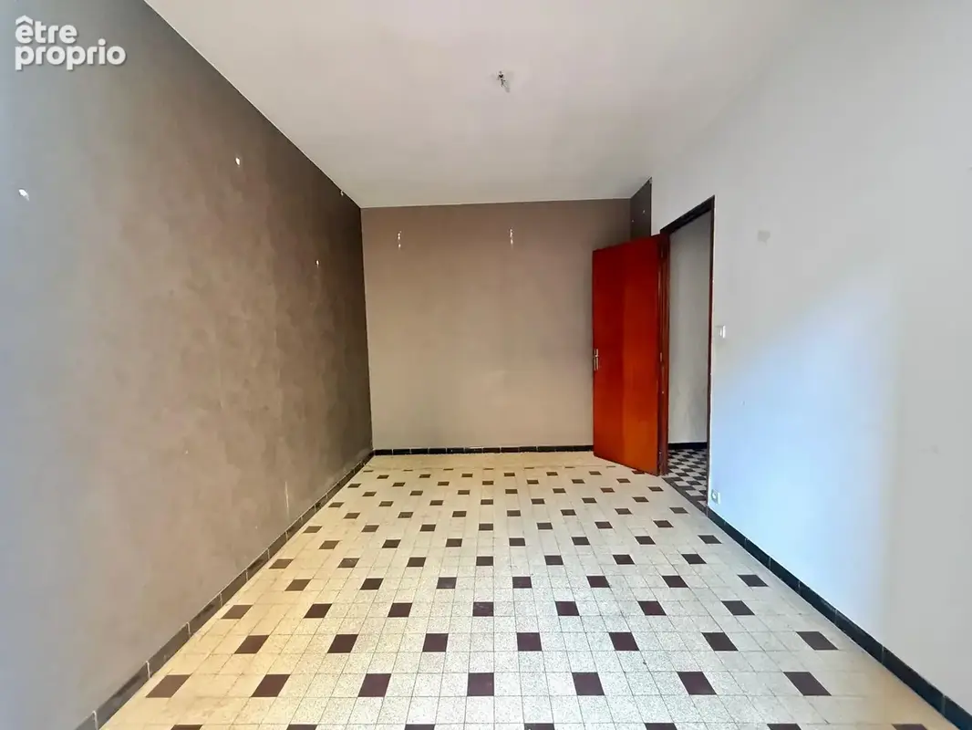 5e Baille - Immeuble mixte local commercial - photo 7