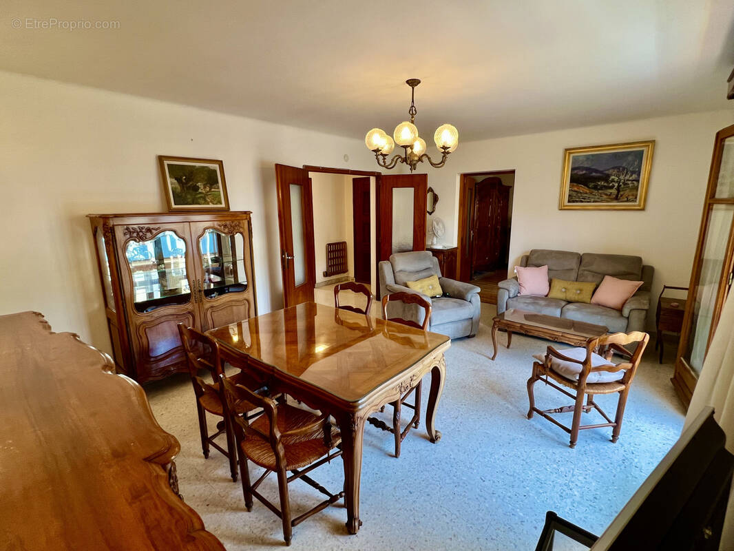 Appartement à HYERES