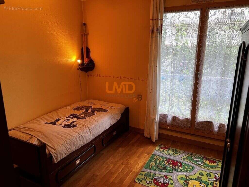 Appartement à MAGNY-LES-HAMEAUX