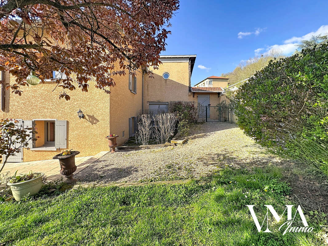 Maison à NEUVILLE-SUR-SAONE