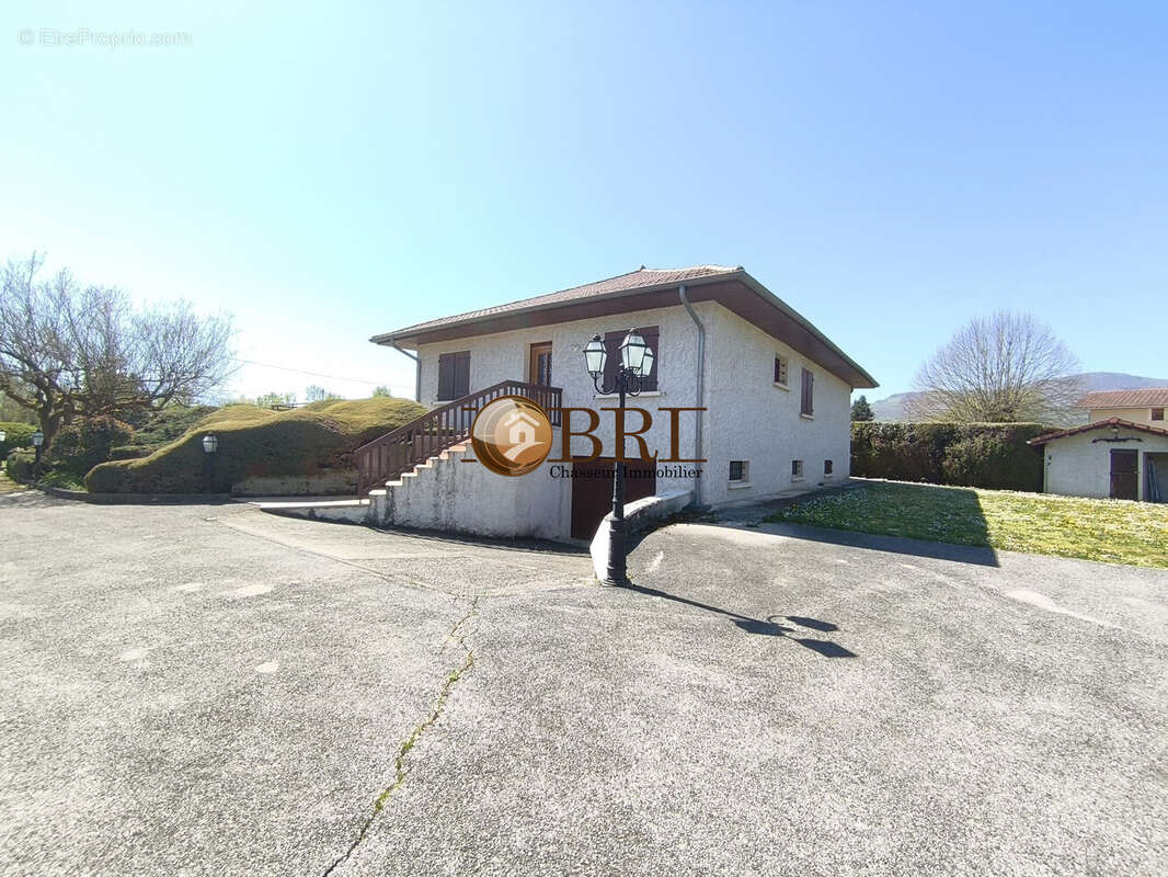 Maison 121 m² à Vourey  - photo 2