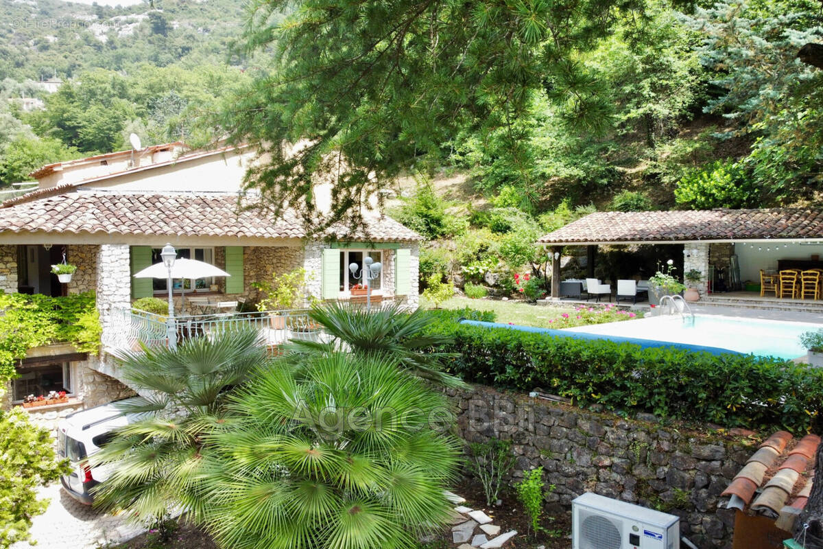 Maison à TOURRETTE-LEVENS