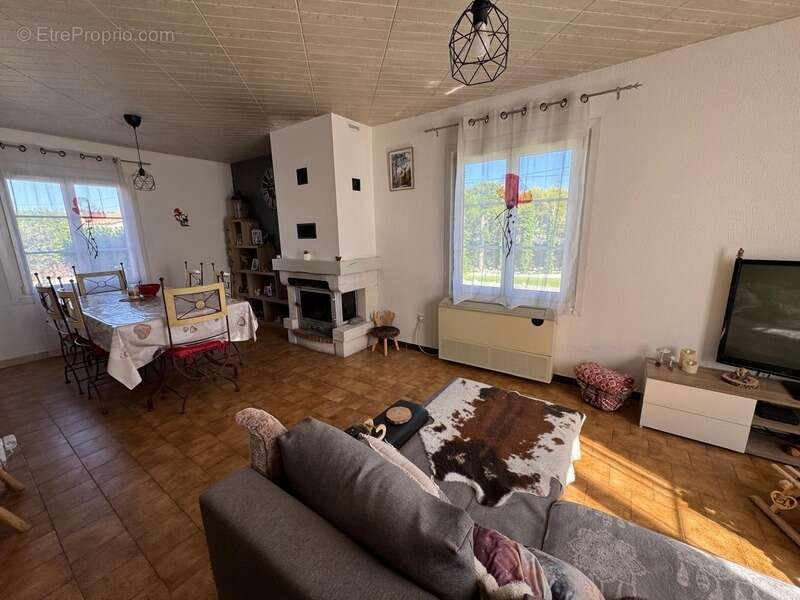 Vente Maison de Plain-Pied T5-4 avec Piscine et Garages – Peyruis (04) - photo 13