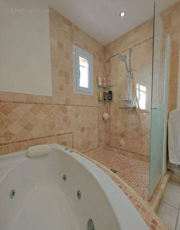 TOULON EST - MAISON de 108m2 3 ch - proche commerces et piste cyclable - photo 7
