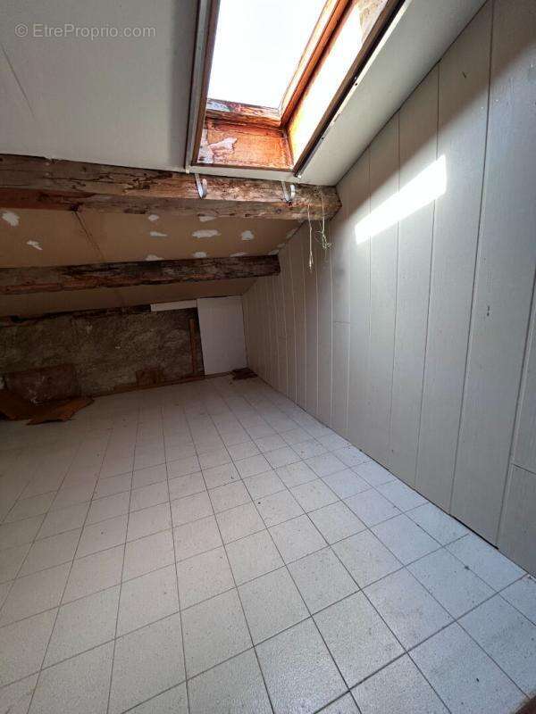 Maison à AZILLE