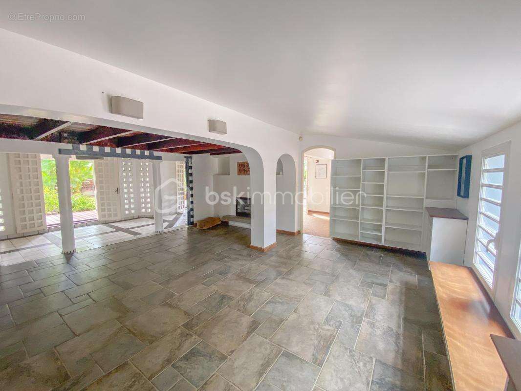 Villa F5 avec piscine – Un havre de paix à Pichette - photo 4