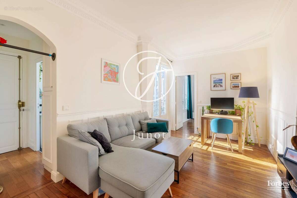 Appartement à PARIS-18E