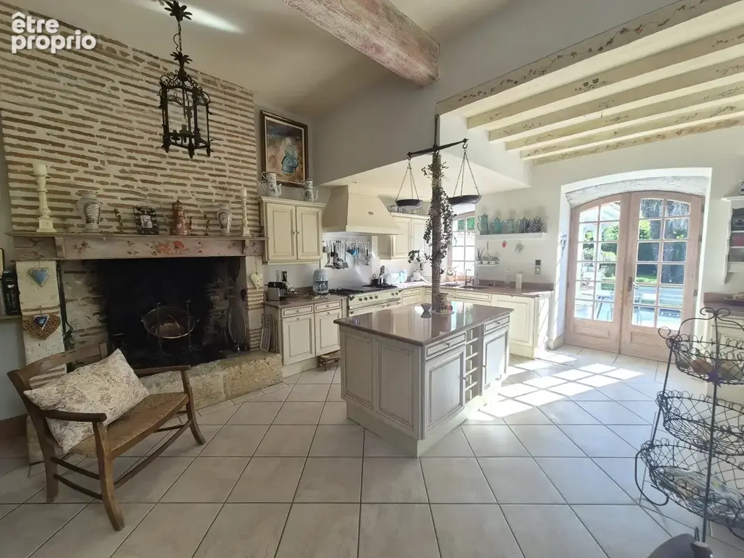 Ensemble immobilier de prestige avec maison bourgeoise, dépendances, piscine et lac – Entre Agen et Nérac, Lot-et-Garonne - photo 4