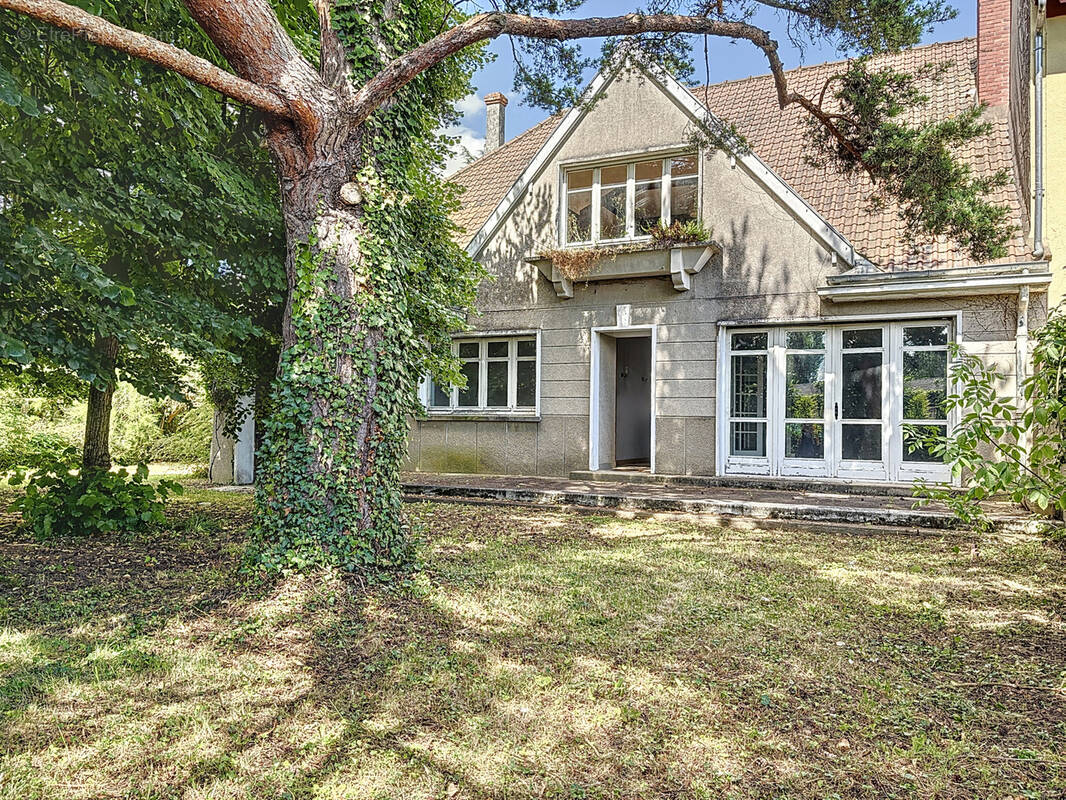 Maison à VAUX-LE-PENIL