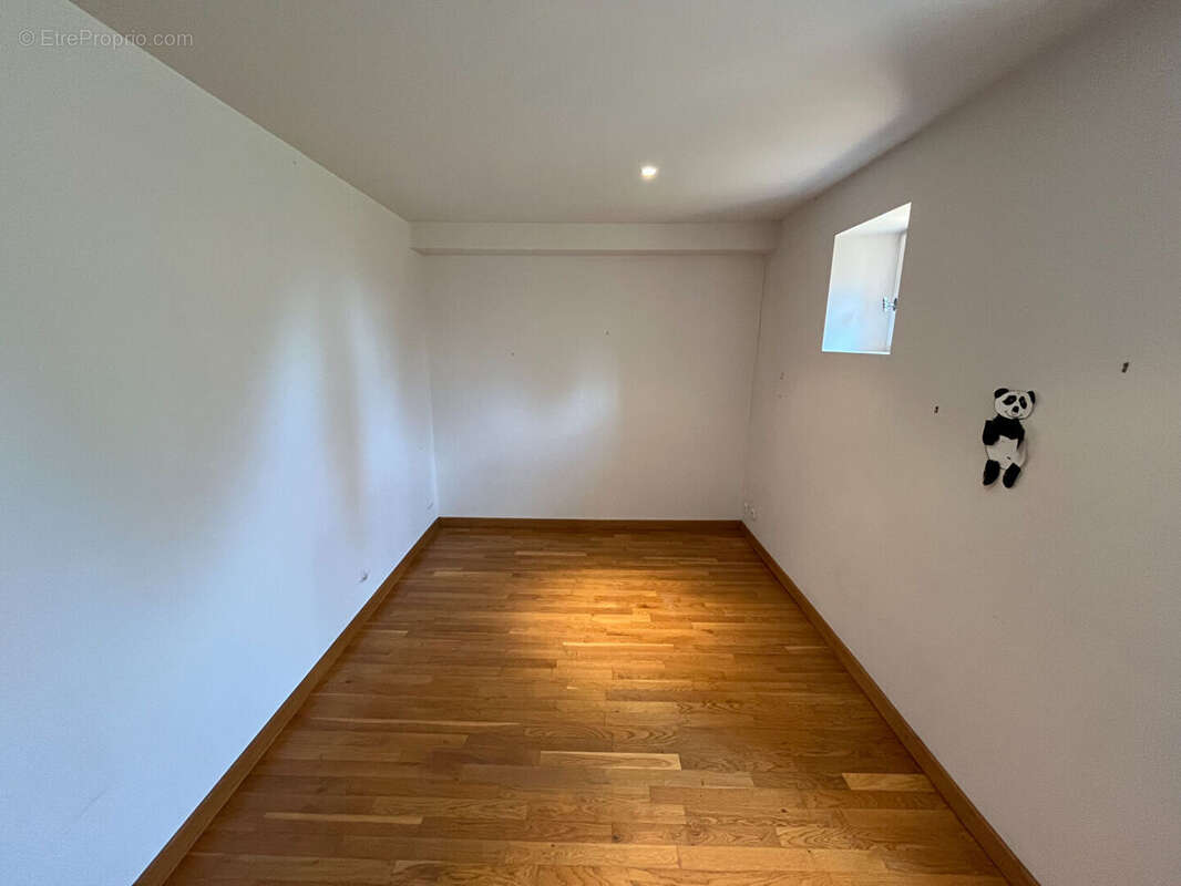 Maison à CHEVILLON-SUR-HUILLARD