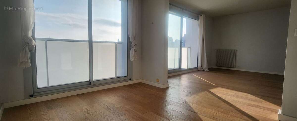 Appartement à PARIS-19E