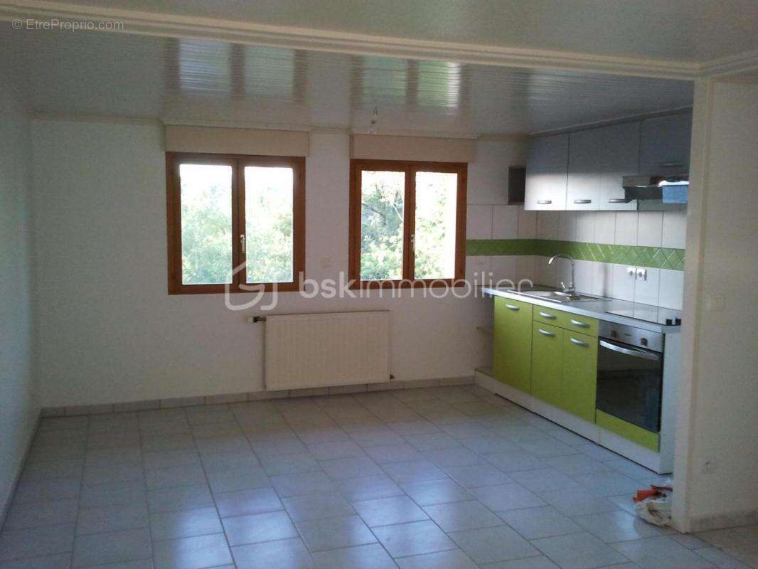 Appartement à LA VILLE-DU-BOIS