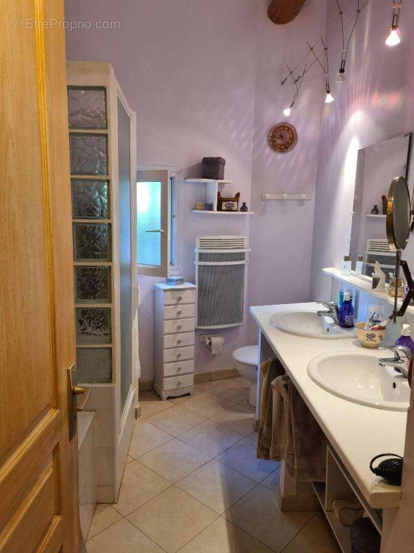 Maison à ROUSSILLON