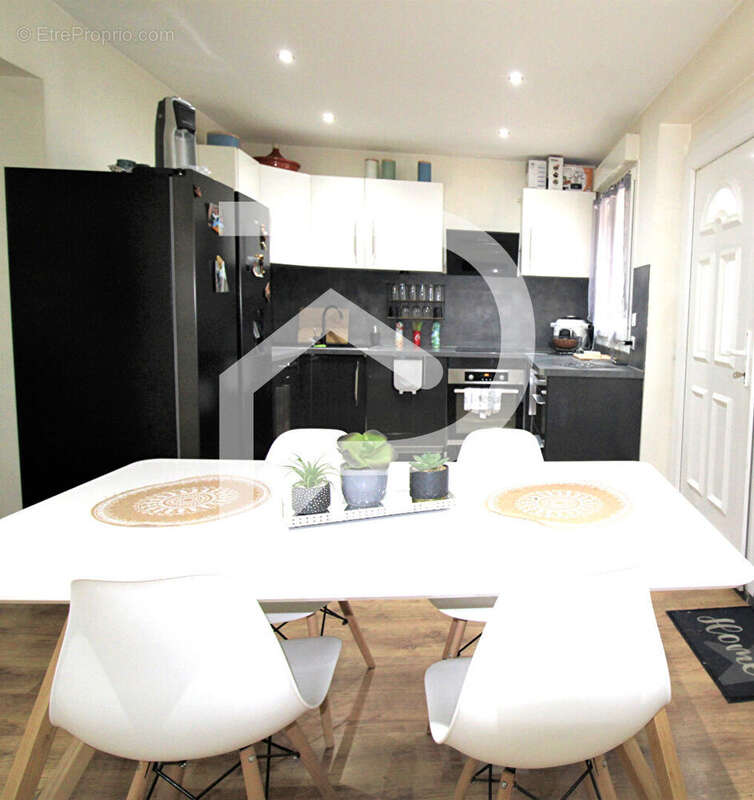 Maison à MONTATAIRE