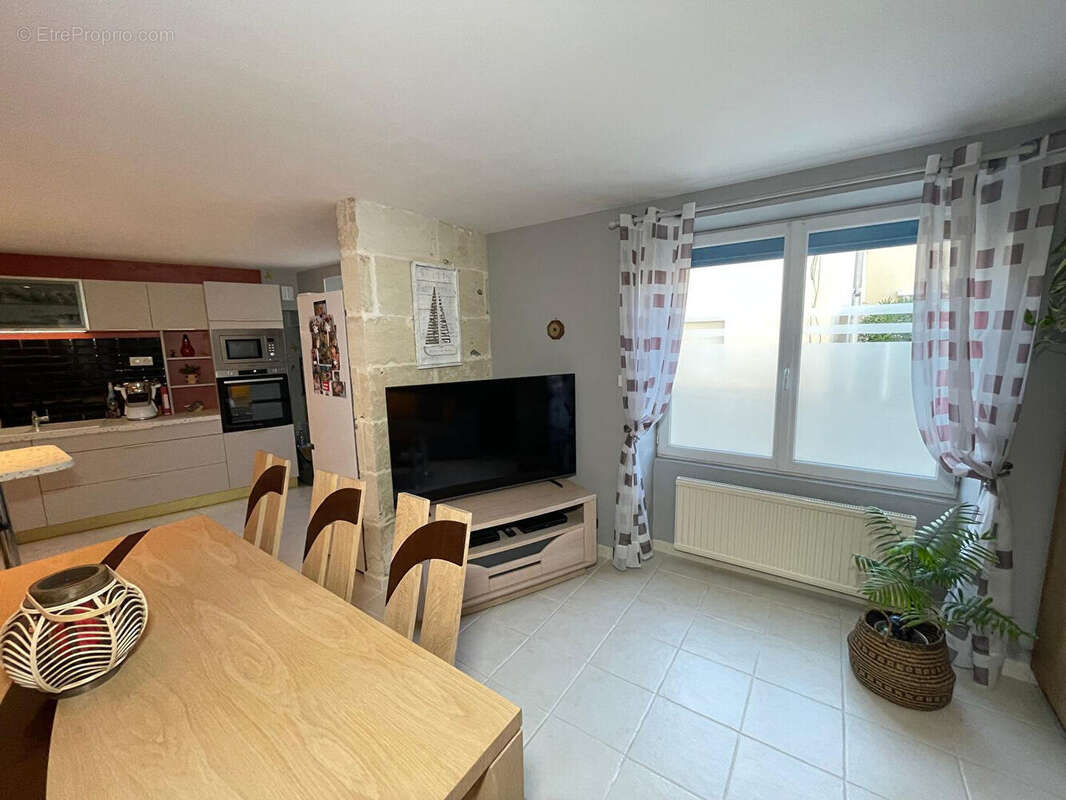 Maison à MORTAGNE-SUR-GIRONDE