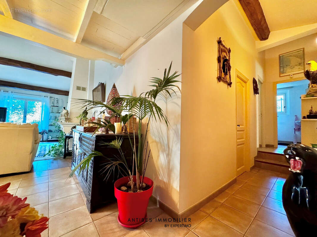 Maison à LA GARDE-FREINET