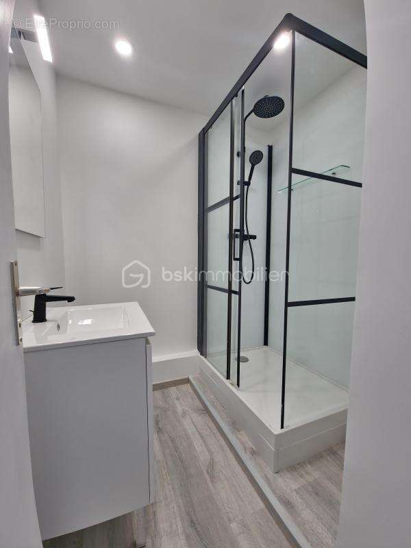 Appartement à LES PAVILLONS-SOUS-BOIS