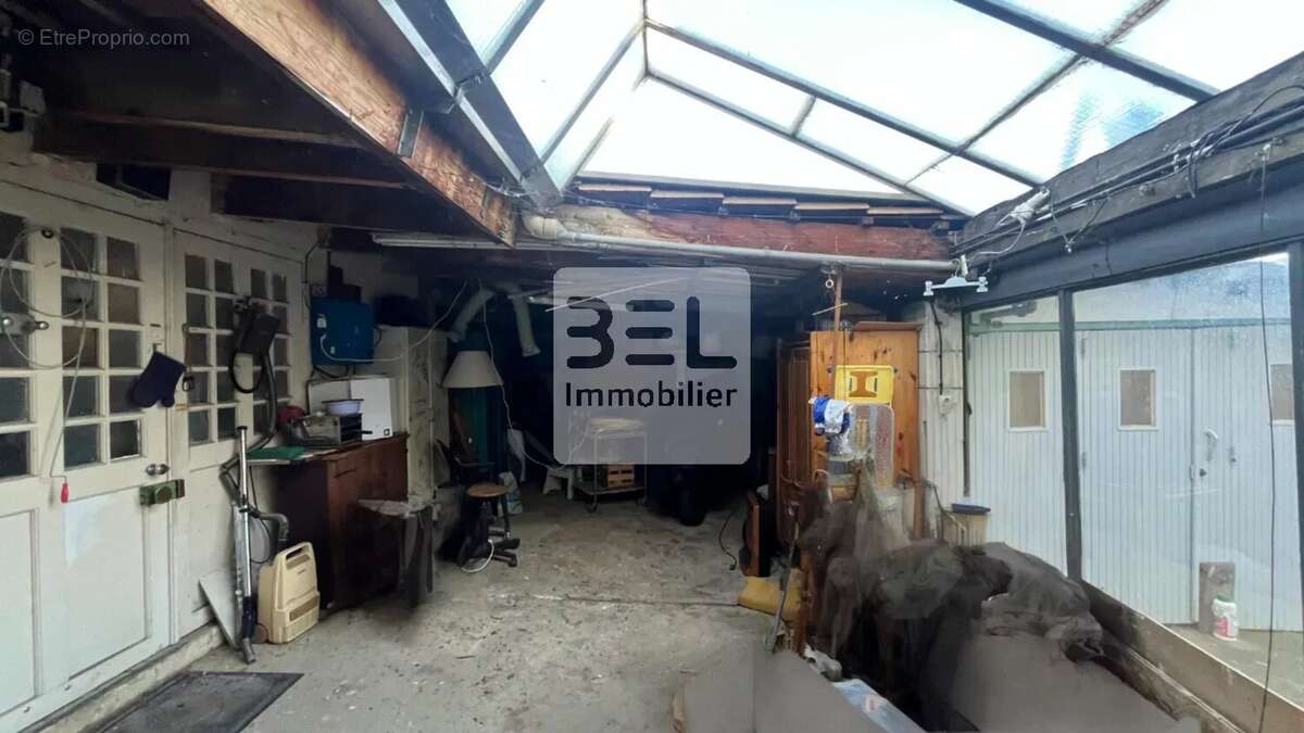 Maison à LAUDUN-L'ARDOISE