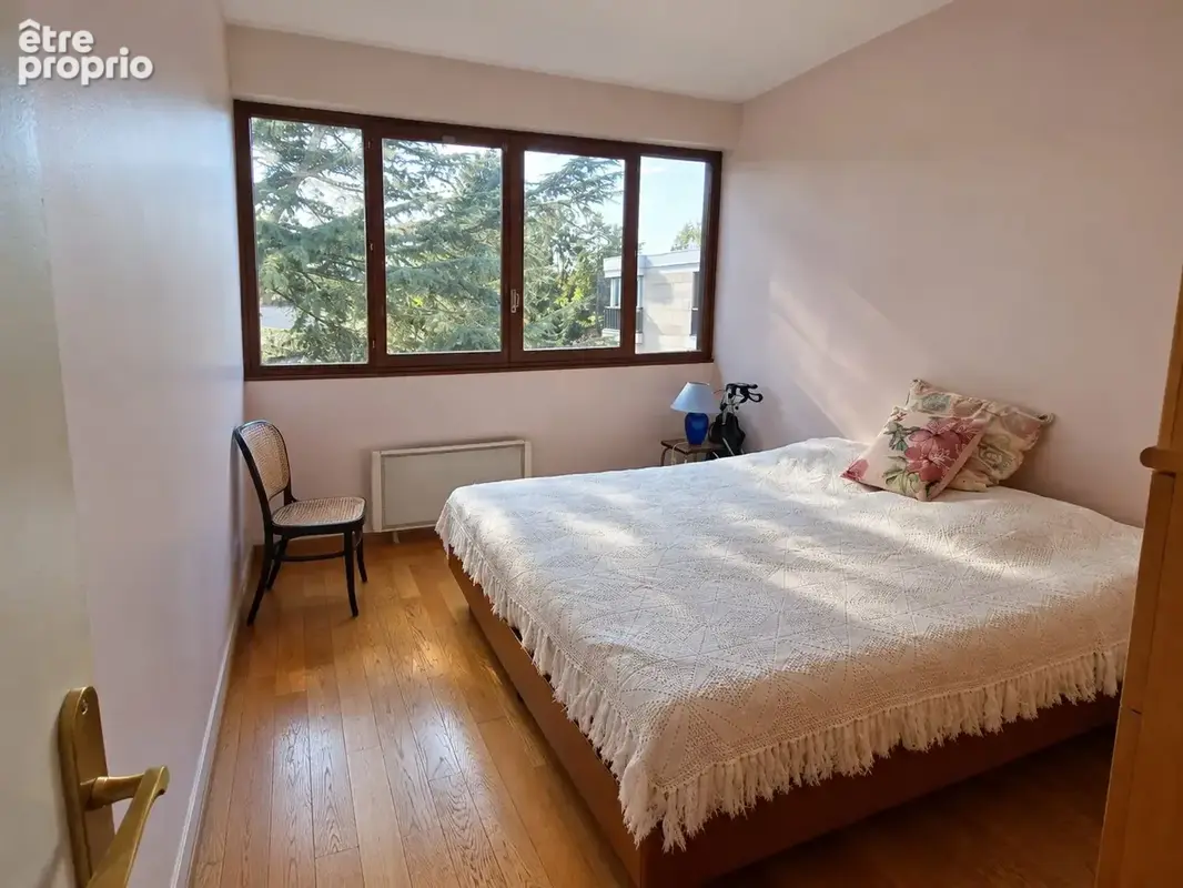 Appartement 5 pièces 97 m² à vendre à Fontenay-Le-Fleury (78330) - photo 4