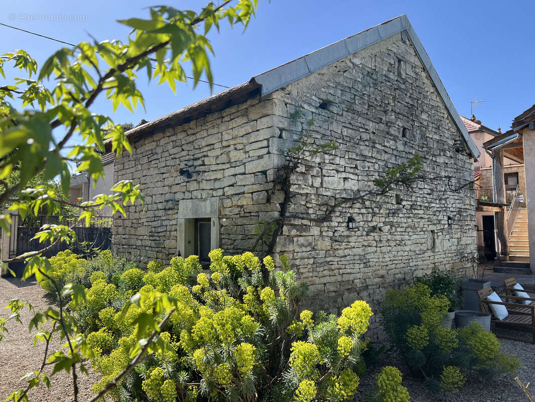 Maison à LADOIX-SERRIGNY