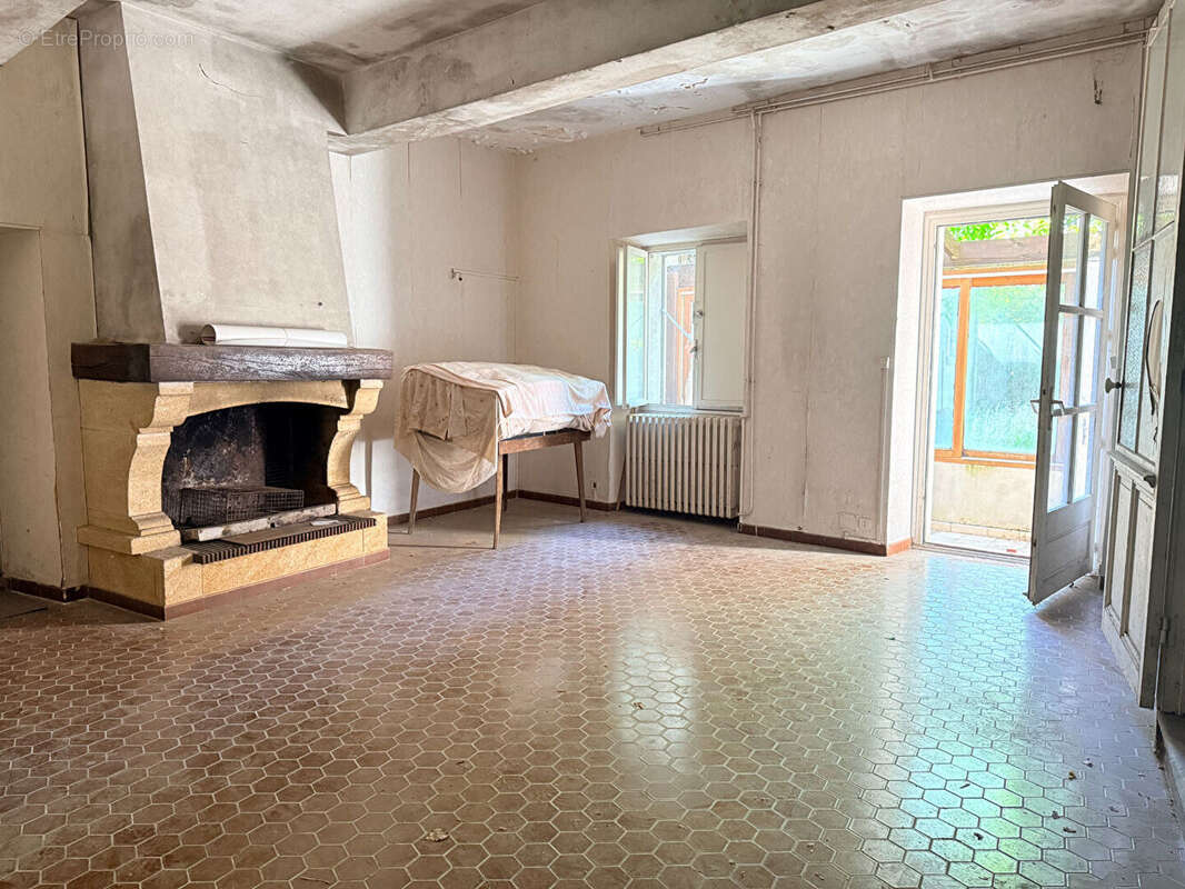 Maison à VILLEMOUSTAUSSOU