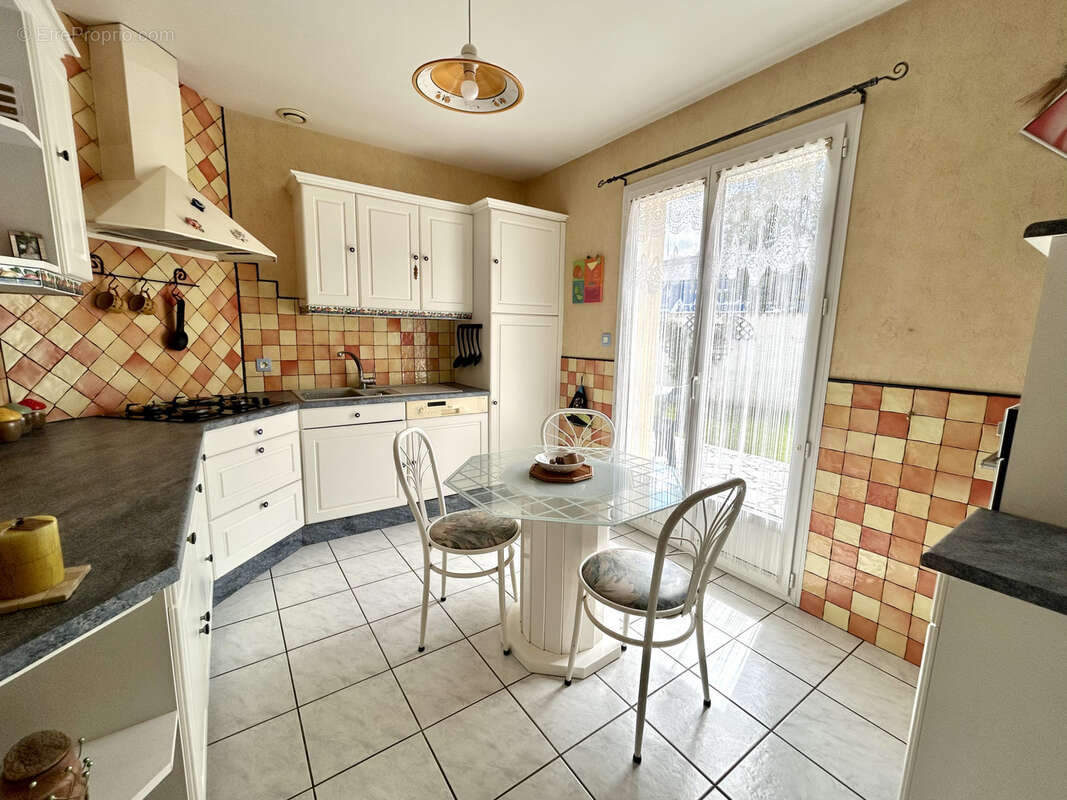 Maison à SURY-LE-COMTAL