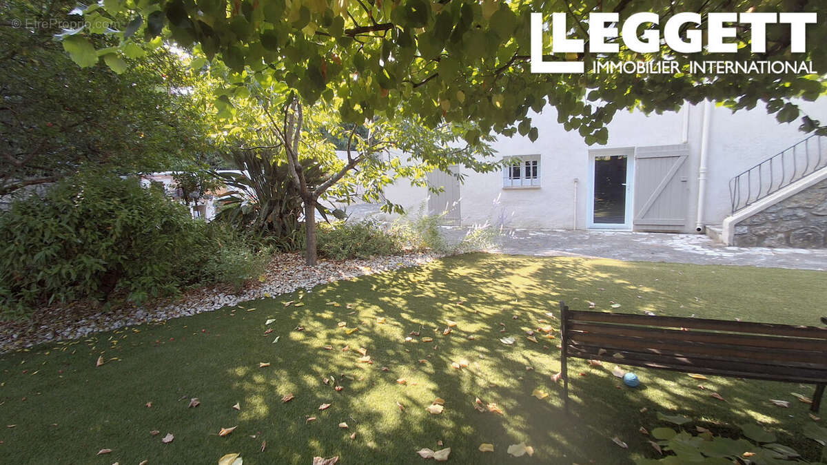 Maison de 125m², avec sous-sol, parcelle de 870m², dépendance, garage, piscine, jardin, Petit Bois Cap Brun - photo 8