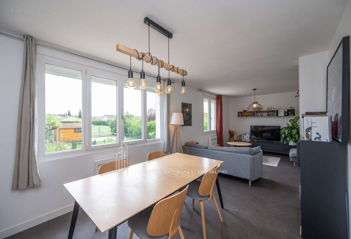 Appartement à BOURG-DE-PEAGE