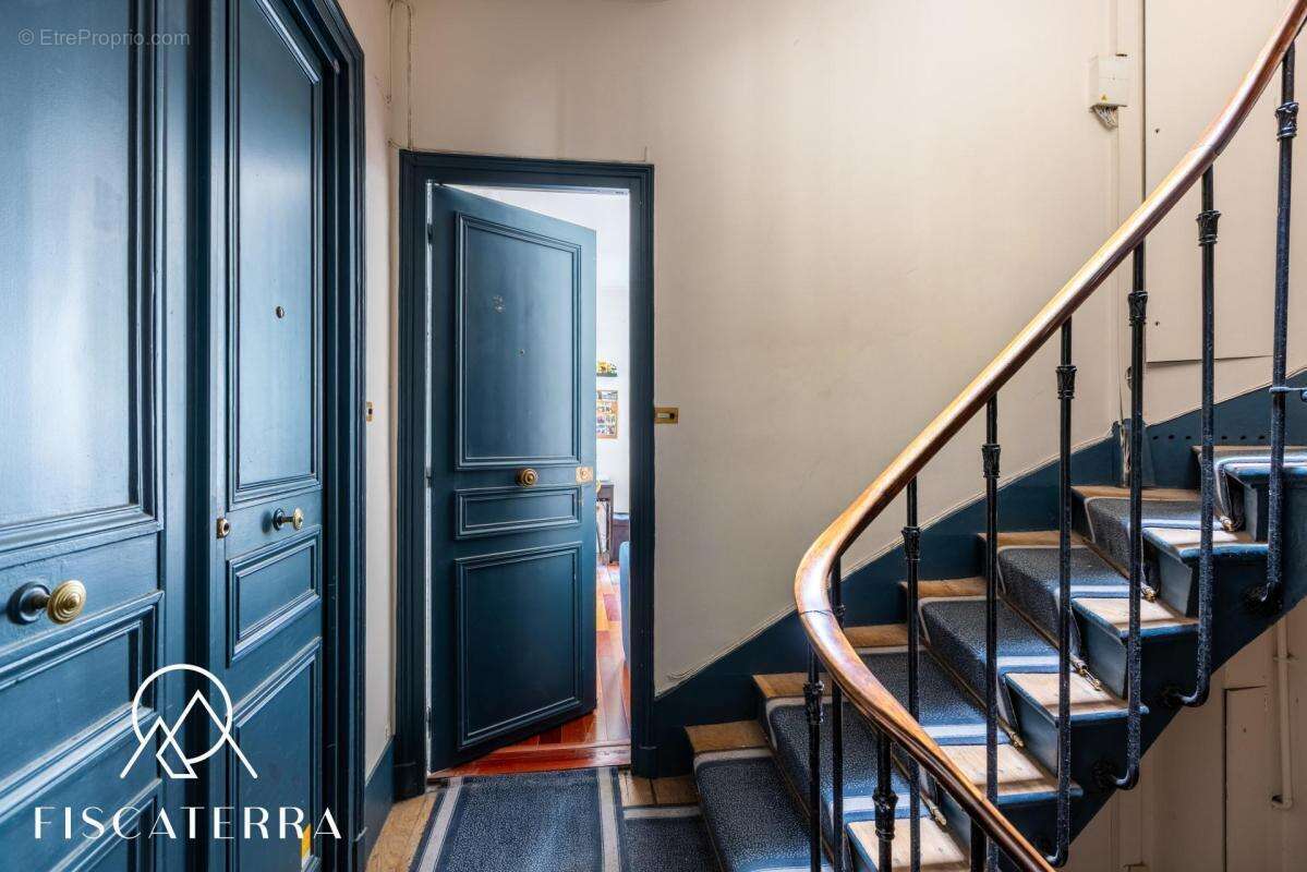 Appartement à PARIS-17E