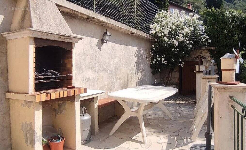 Maison à TOURRETTE-LEVENS