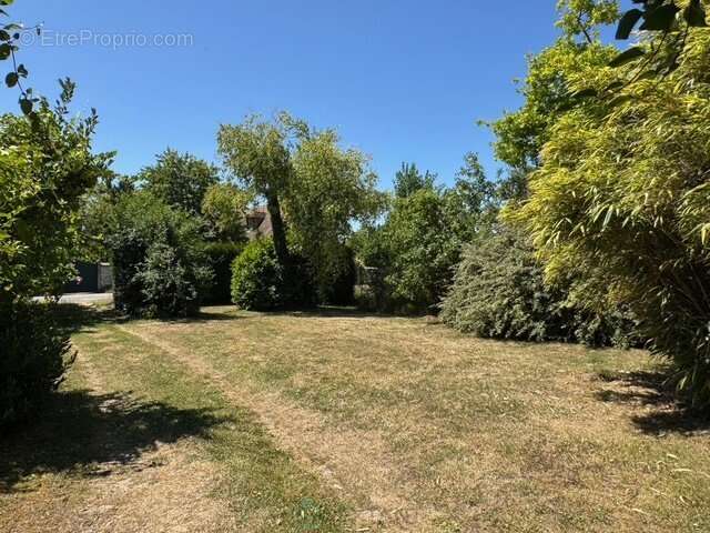 Maison à FOLLAINVILLE-DENNEMONT