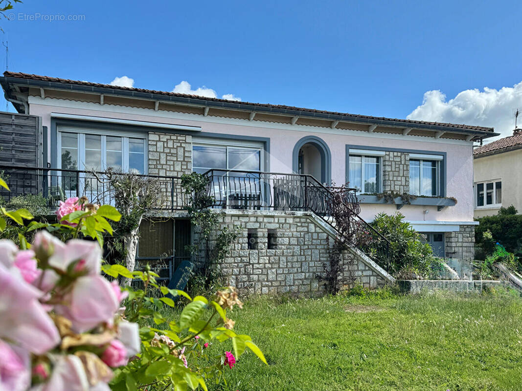 Maison à SURGERES