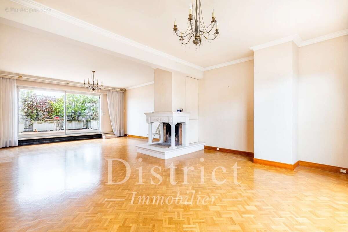 Appartement à PARIS-15E