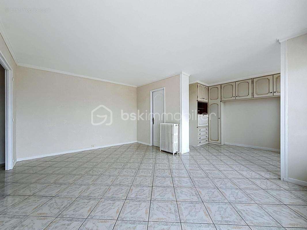 Nouveau bezons au dernier etage – t3 avec balcon cave et un box - photo 9
