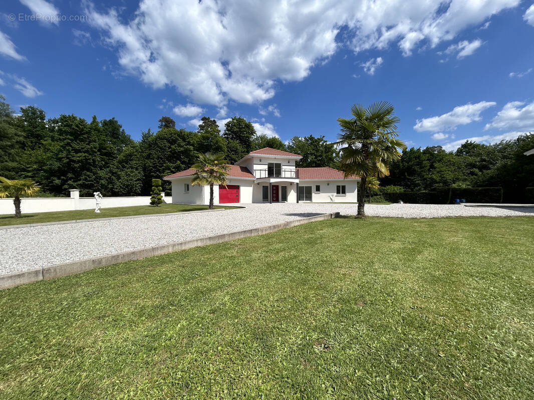 Maison à GIMEL-LES-CASCADES